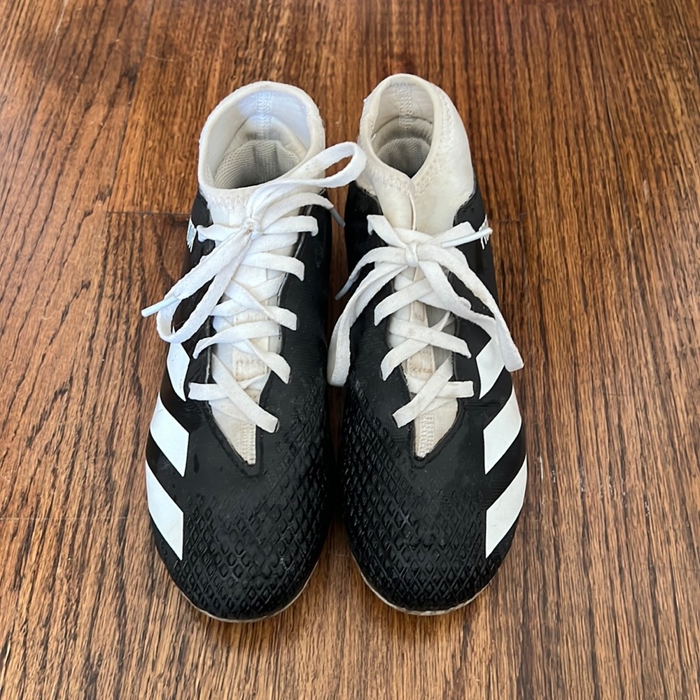 youth adidas predator cleats
